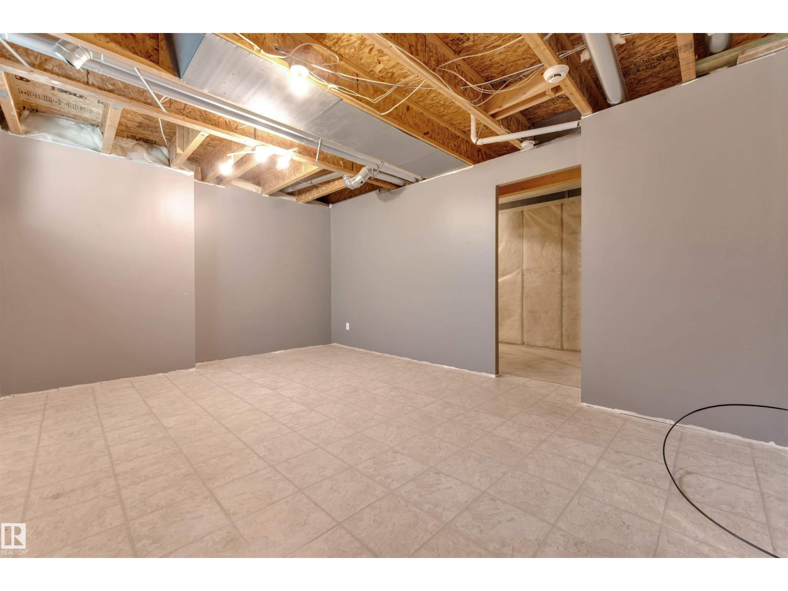 613 83 ST SW - 44
