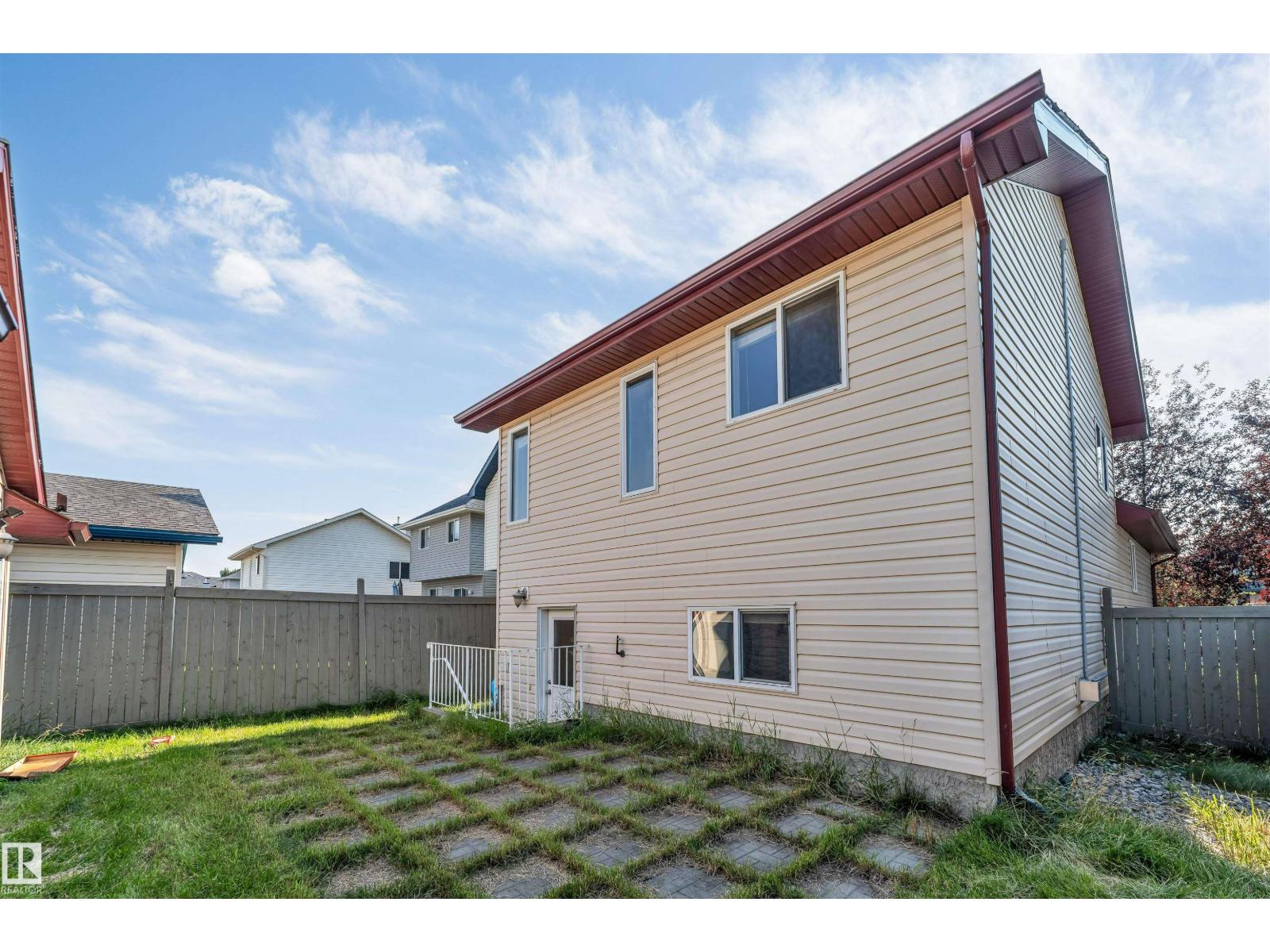 613 83 ST SW - 4