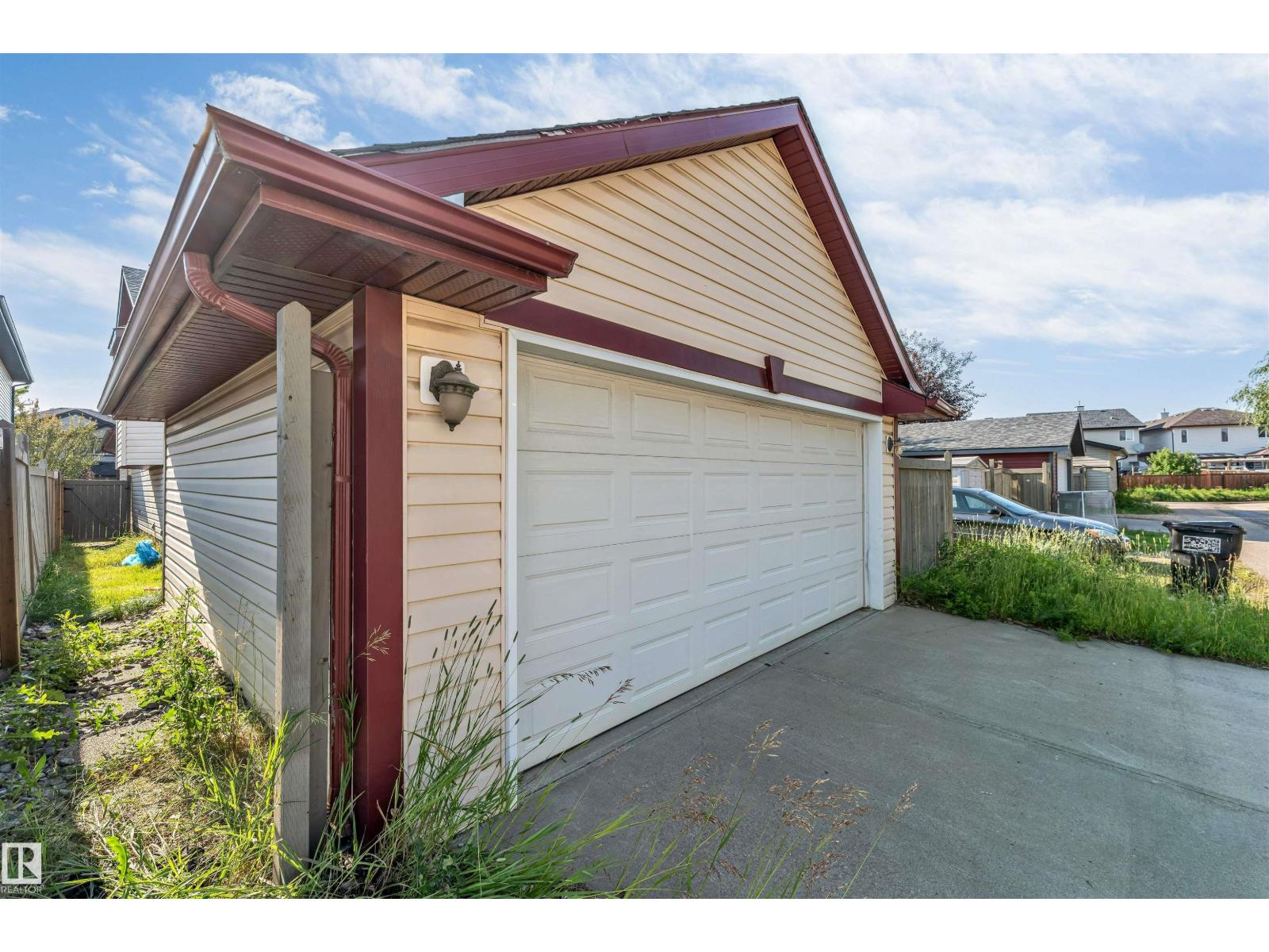 613 83 ST SW - 5