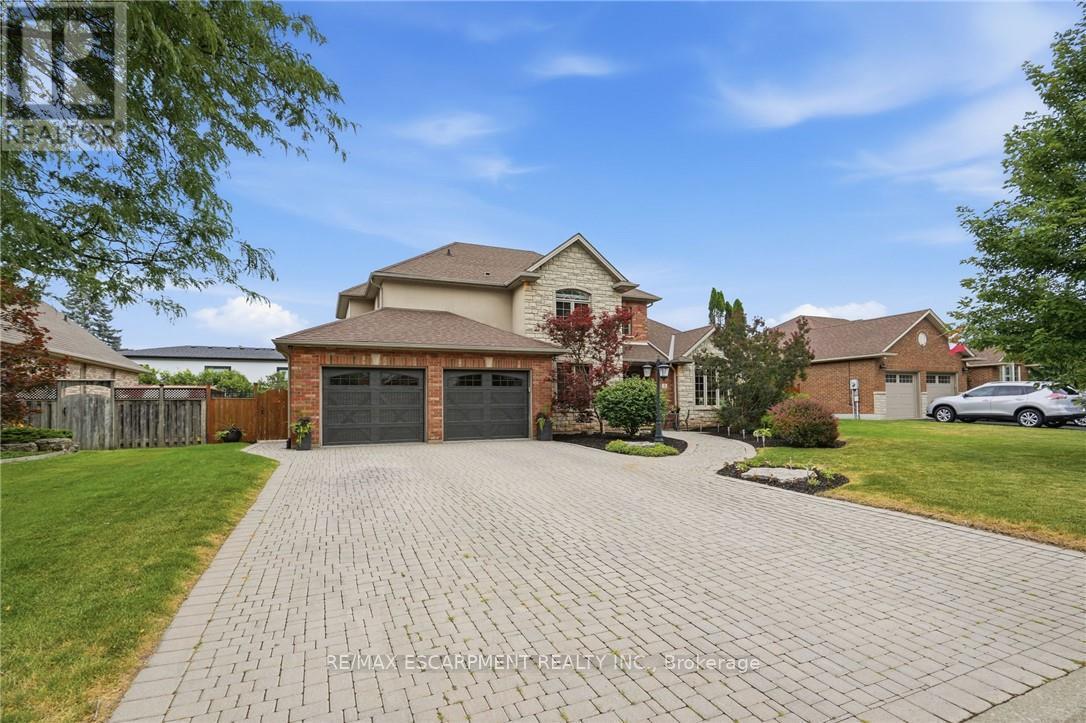 5 MANOR CRESCENT - 3