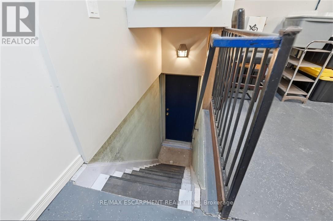 5 MANOR CRESCENT - Image 33