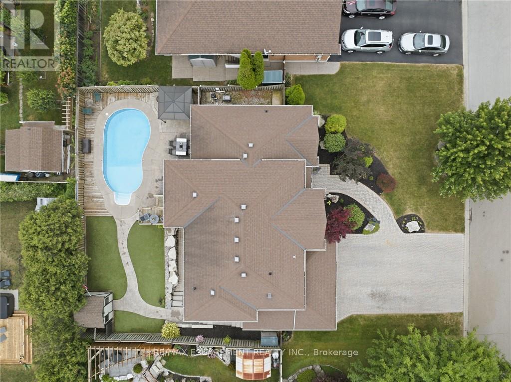 5 MANOR CRESCENT - Image 42