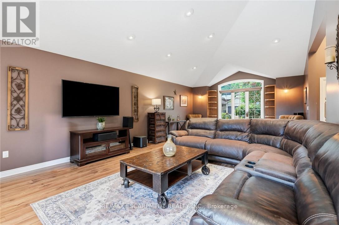 5 MANOR CRESCENT - Image 6