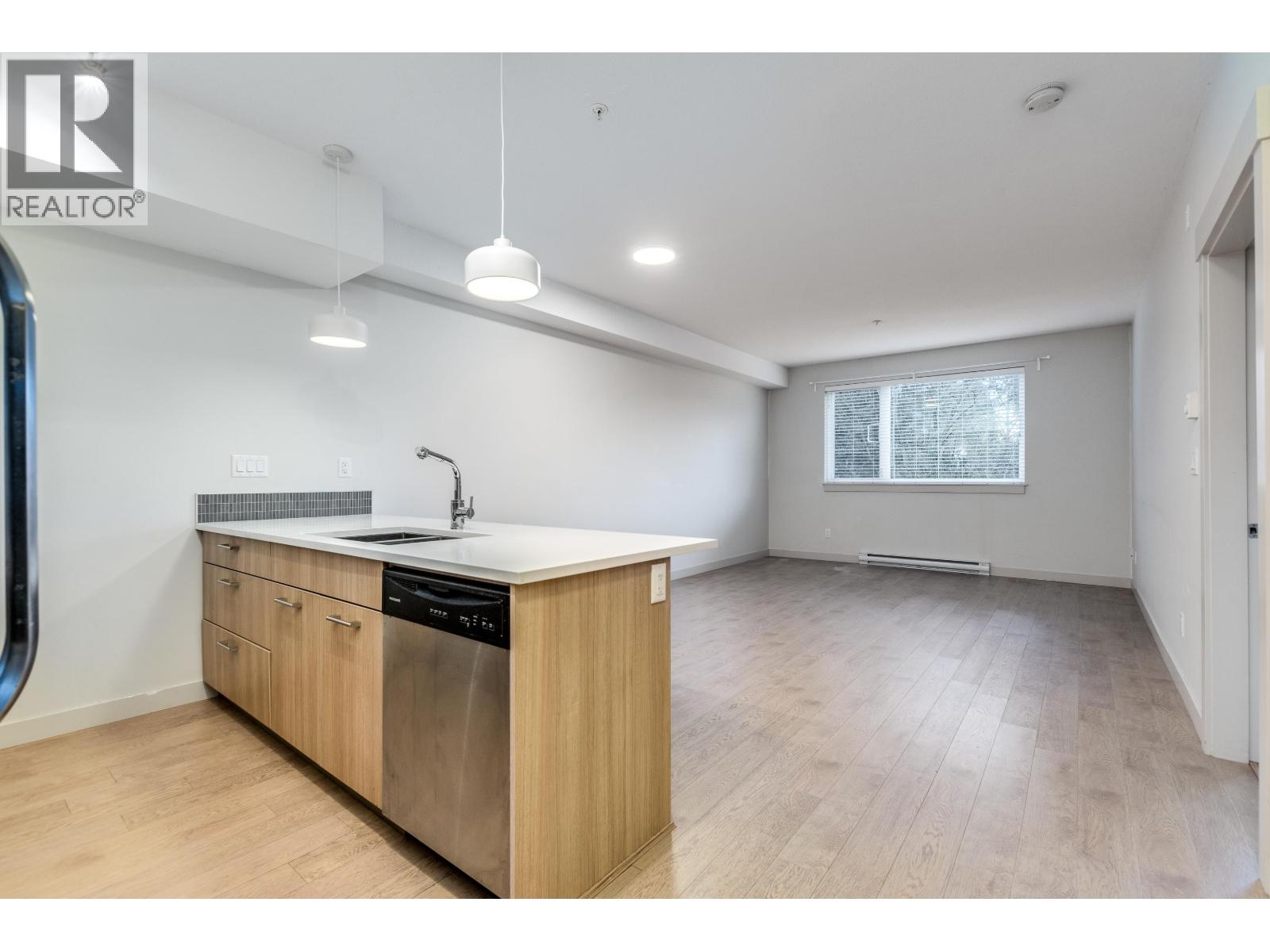 201 2214 KELLY AVENUE, Port Coquitlam
