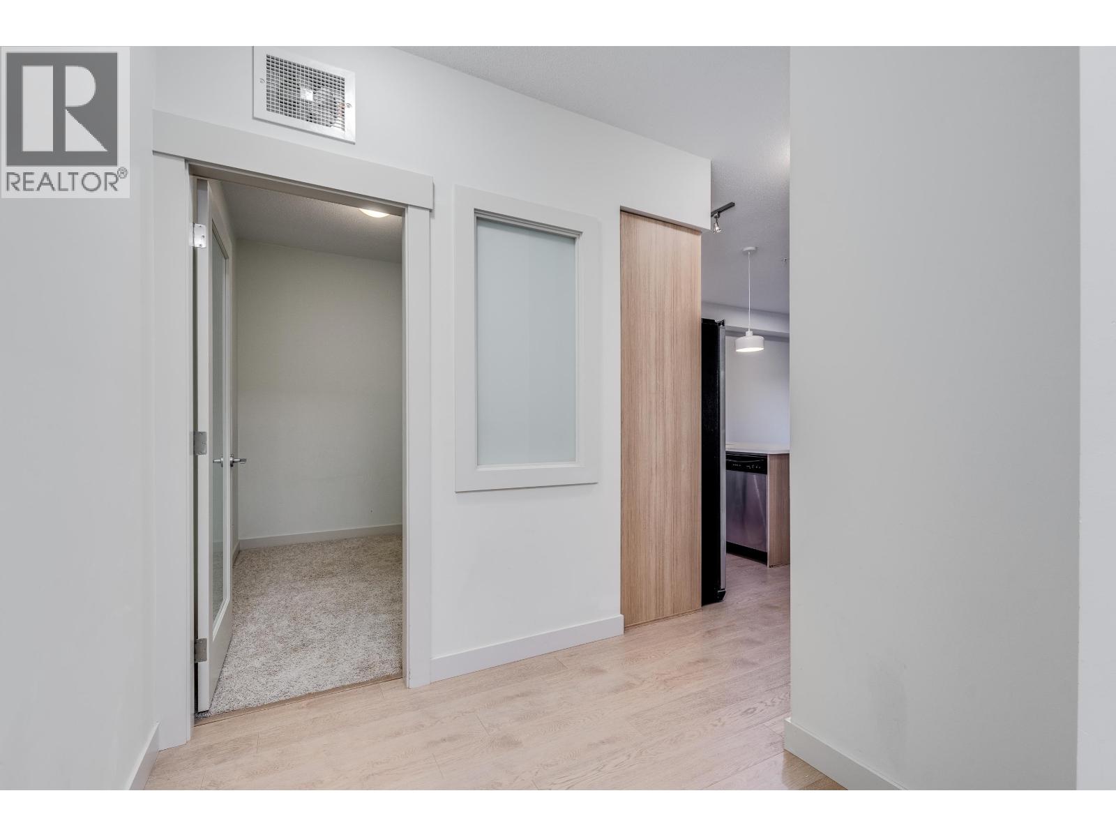 201 2214 KELLY AVENUE, Port Coquitlam
