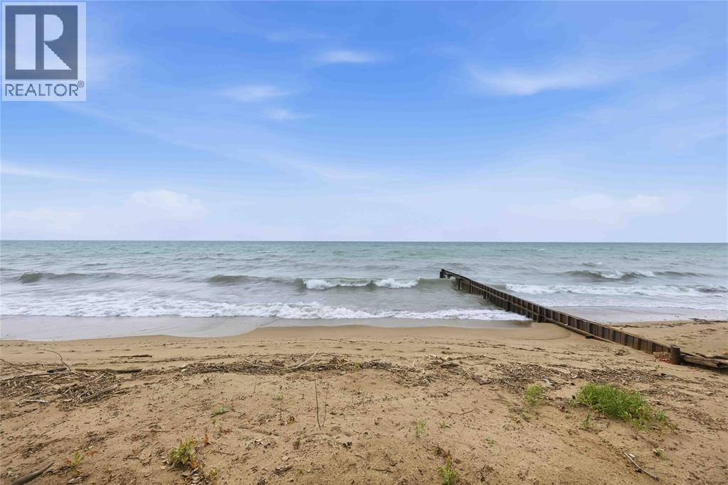 1996 LAKESHORE ROAD - 37