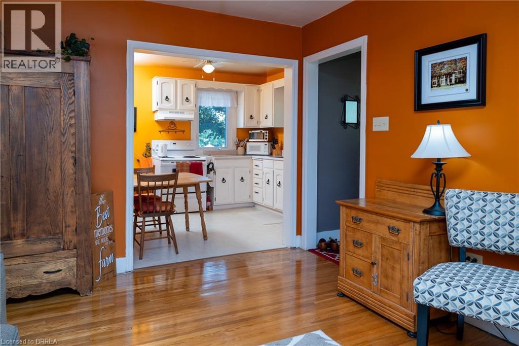 260 ROBINSON Street - Image 16
