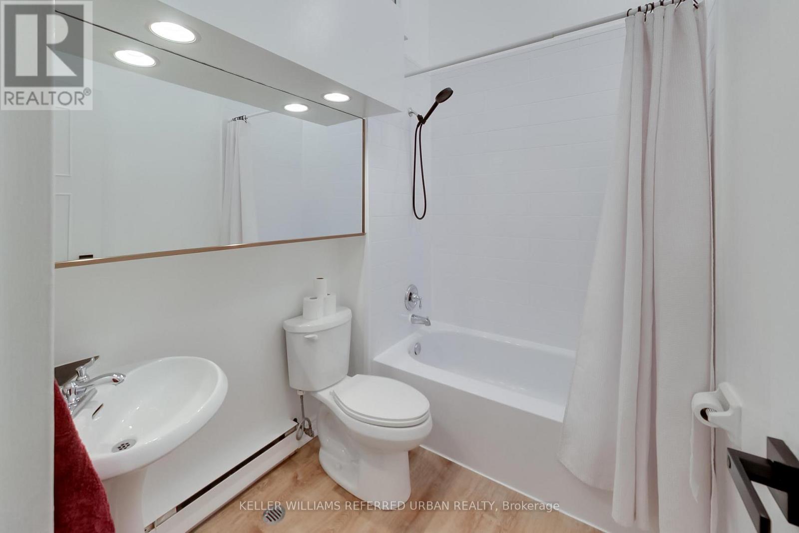 #22 1666 QUEEN STREET E - 16