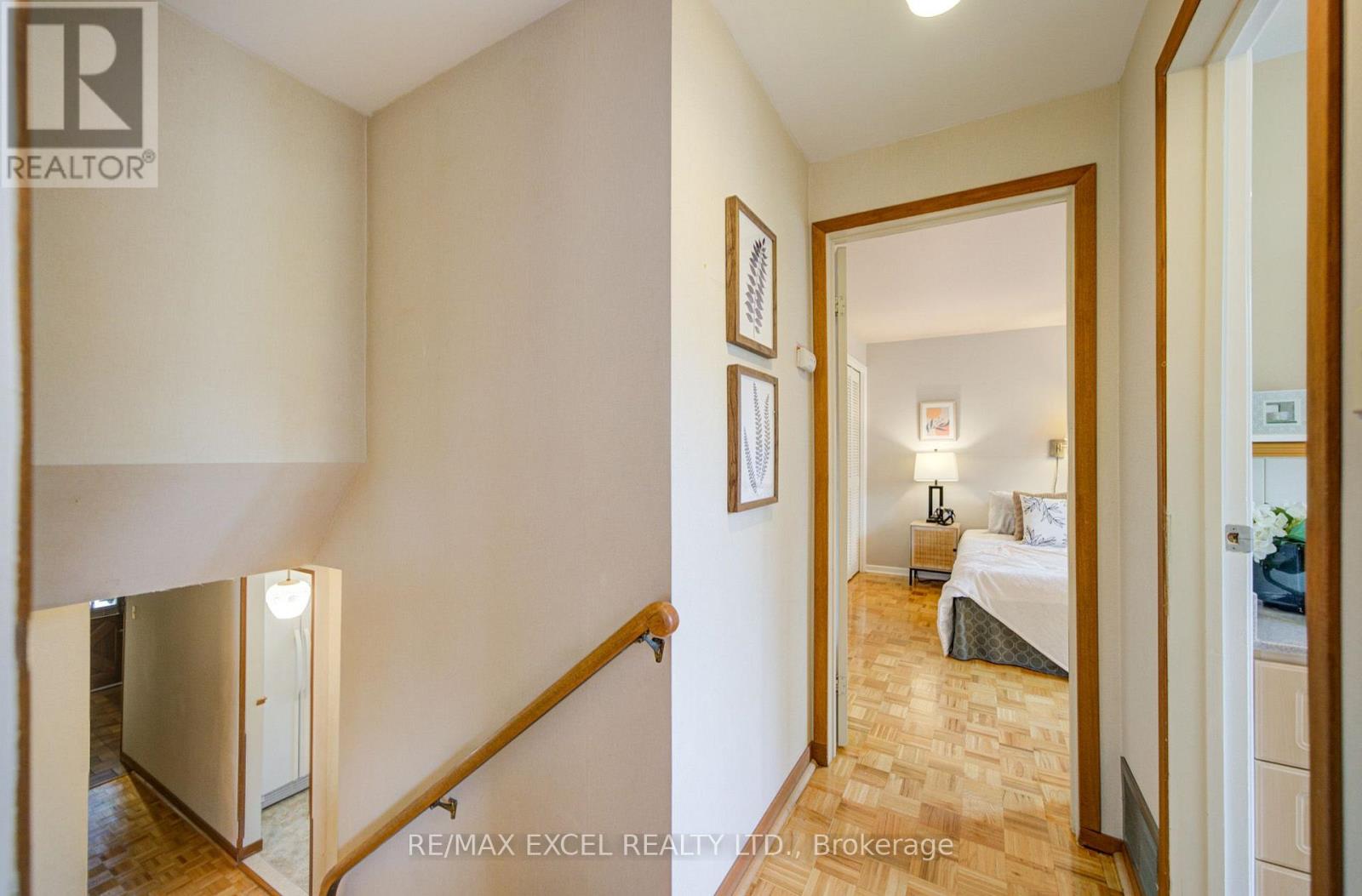 81 AMANDA DRIVE - 20
