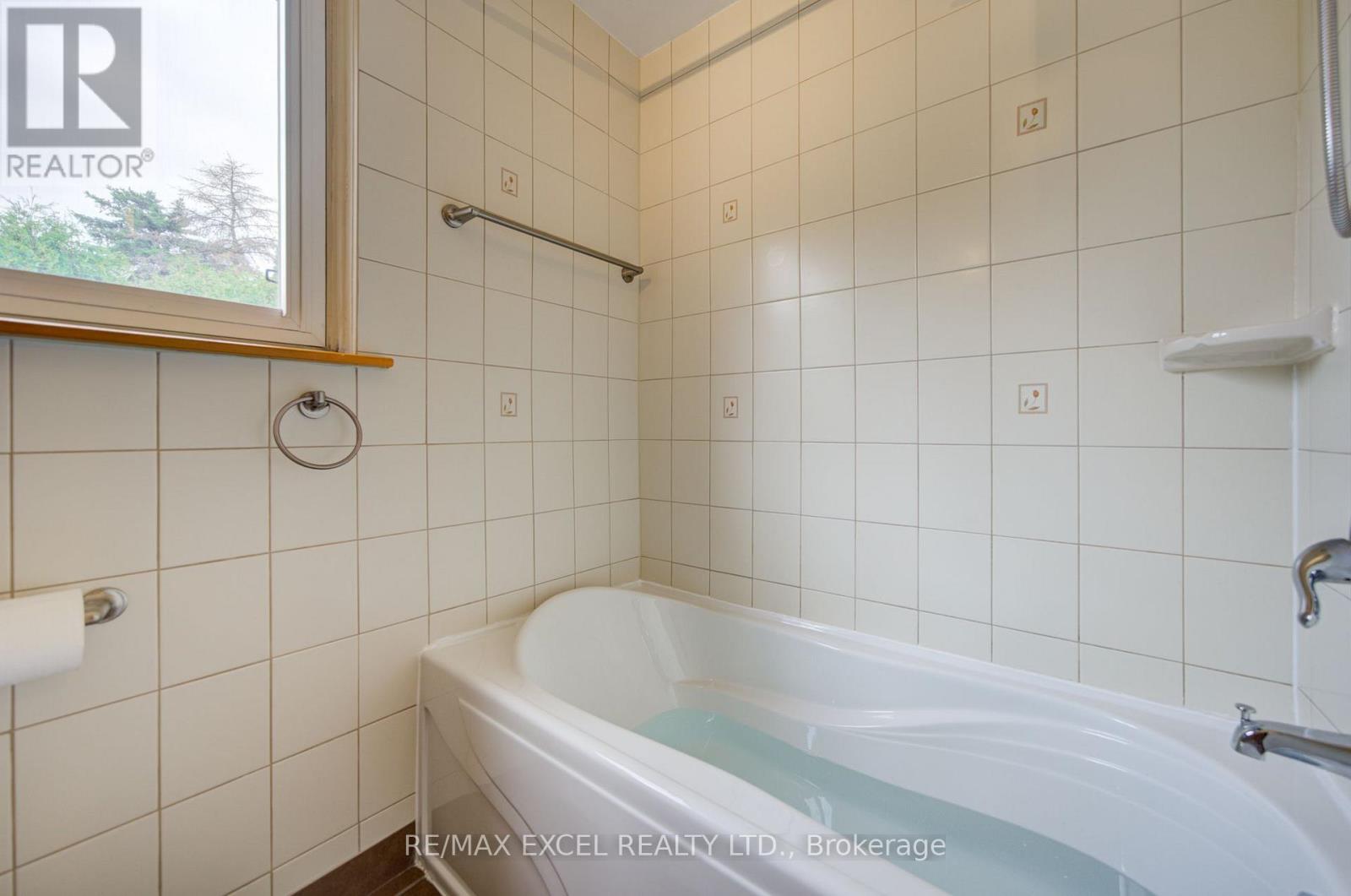 81 AMANDA DRIVE - Image 23