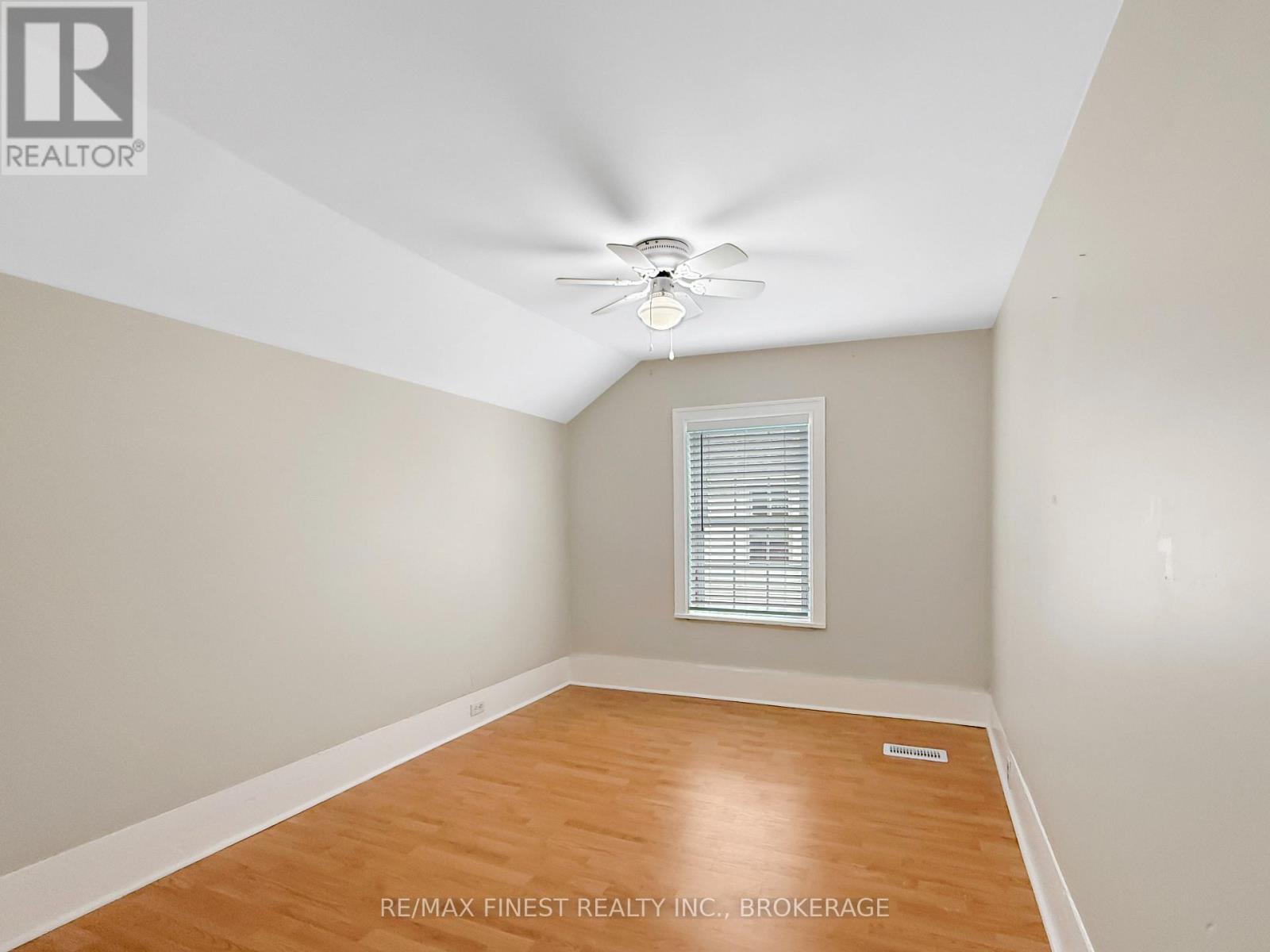 215 BROCK STREET - 17