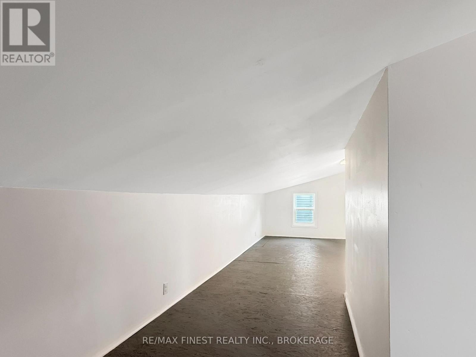 215 BROCK STREET - 25