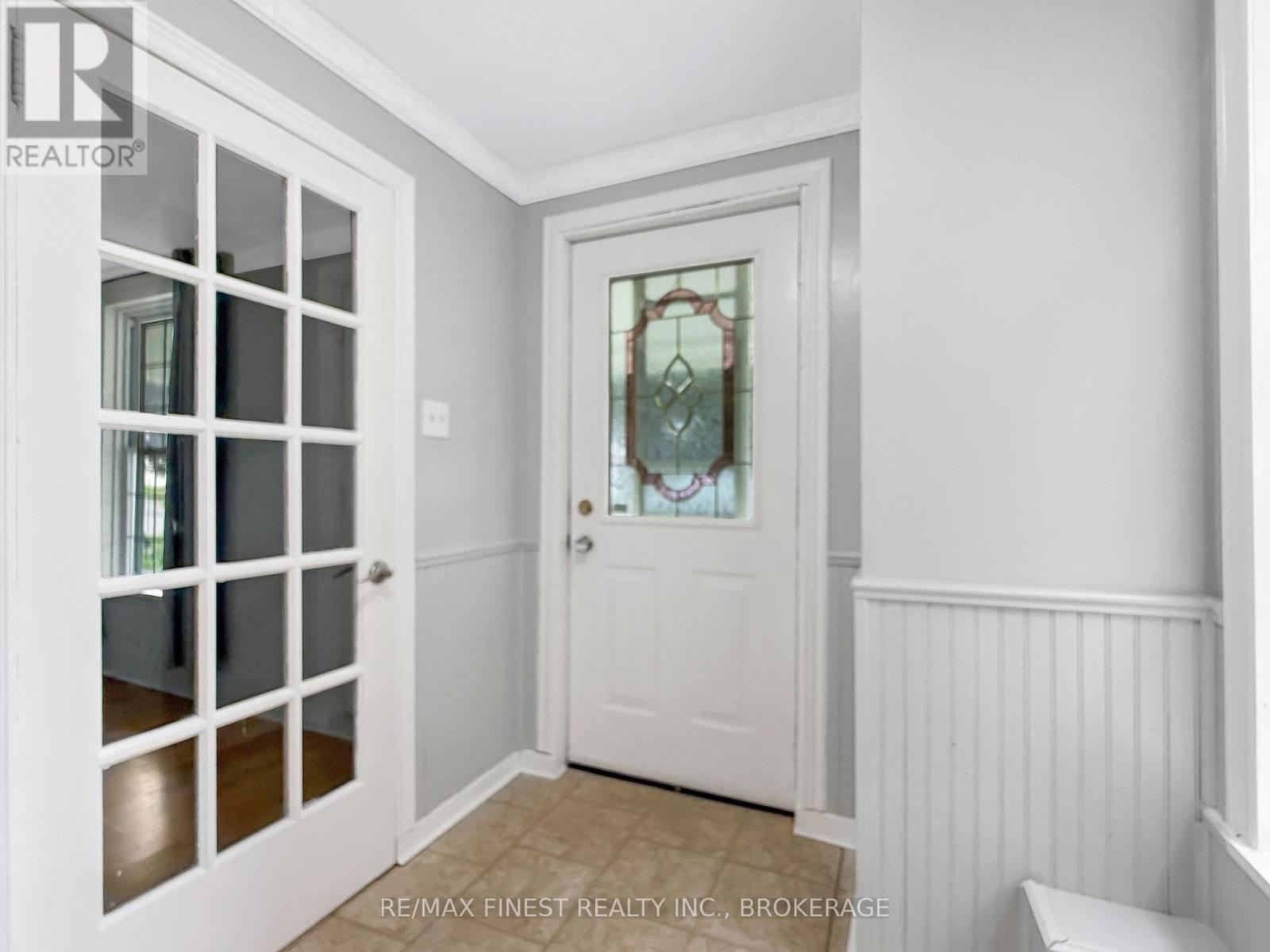 215 BROCK STREET - 3