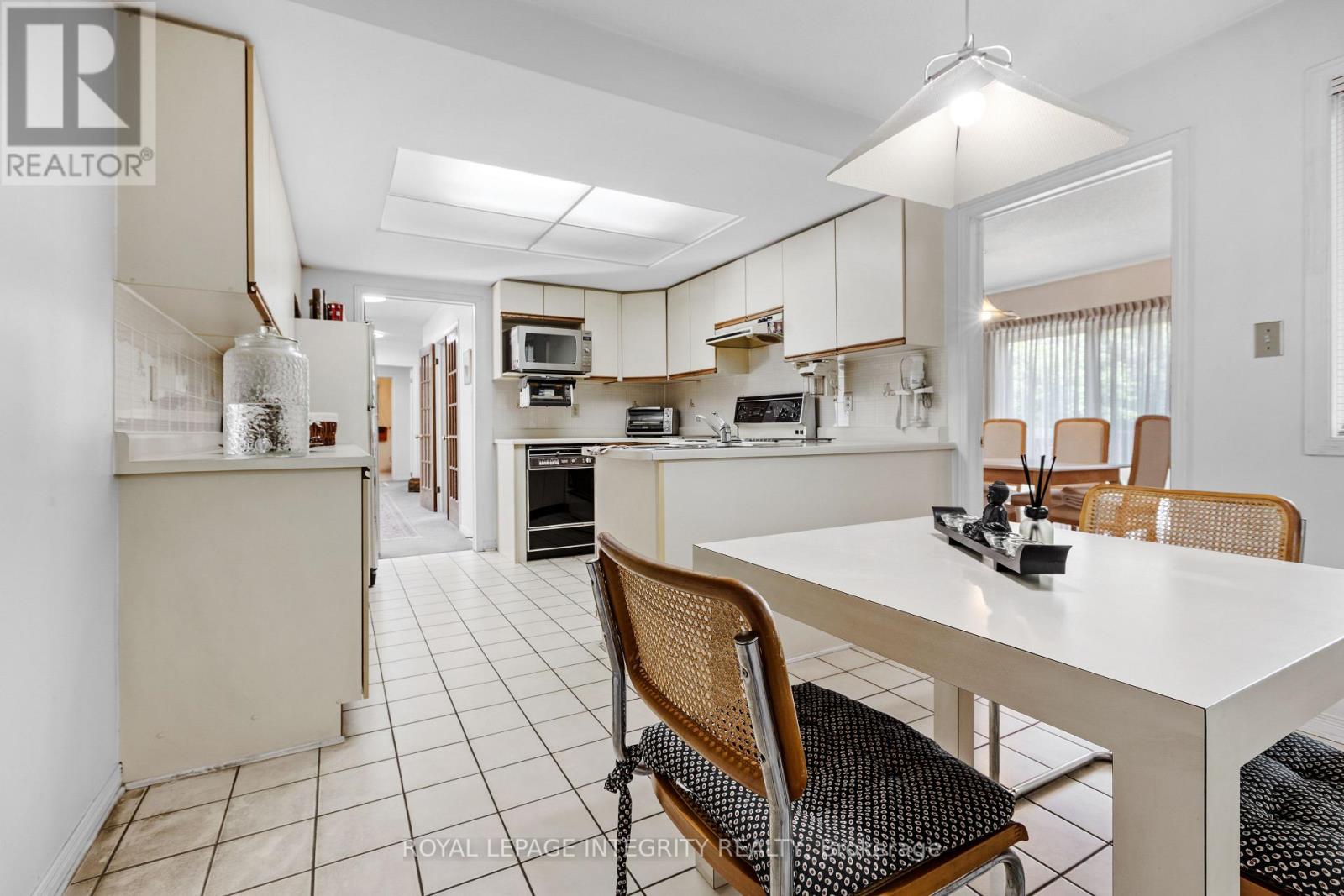 3 Bed, 2 Bath House for Sale in Ottawa – 1702 CENTURY ROAD, Ottawa – MLS# X13618080 - Image 17