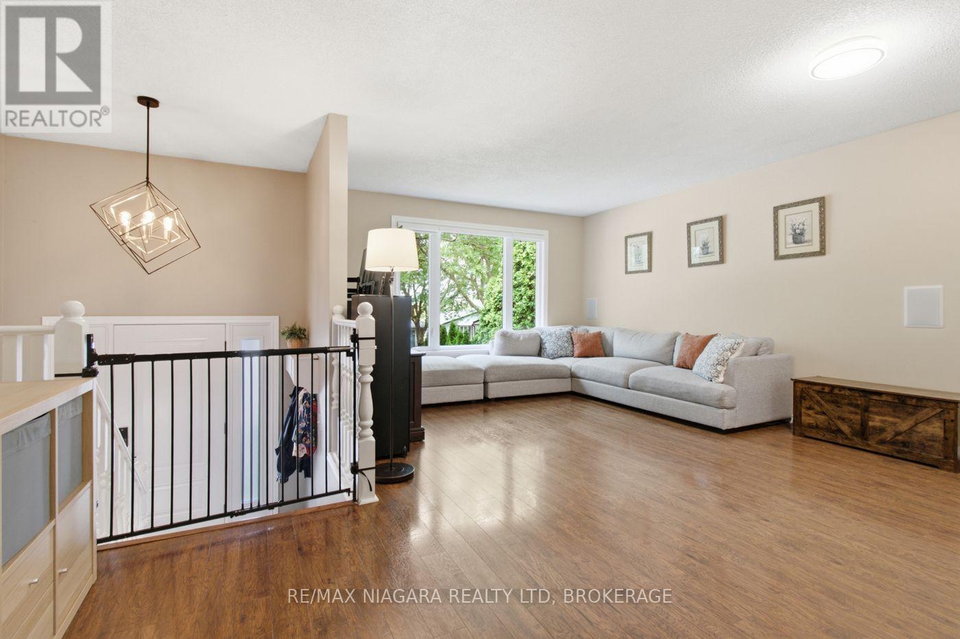 36 HEMLOCK STREET - 23