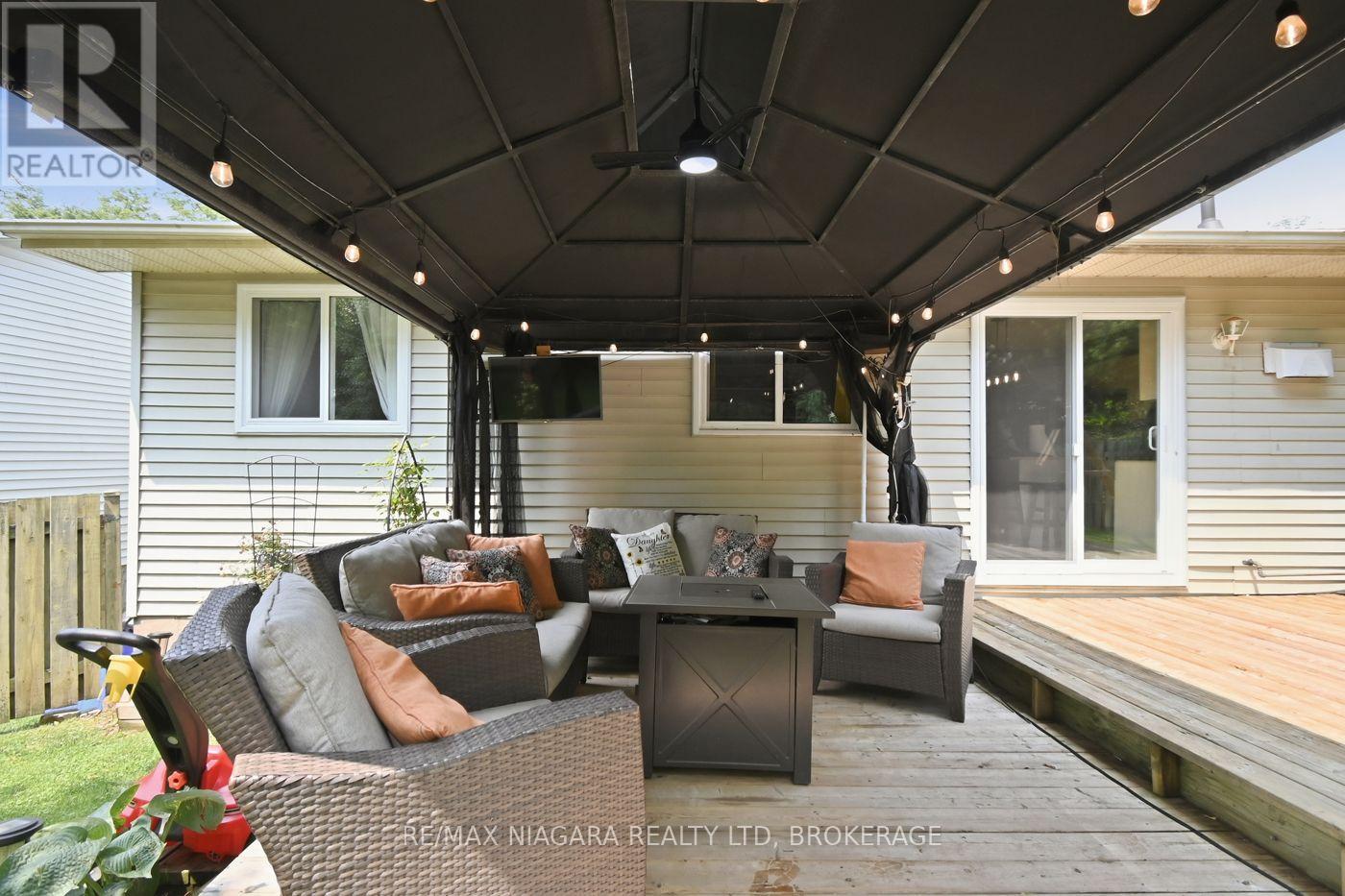 36 HEMLOCK STREET - 33