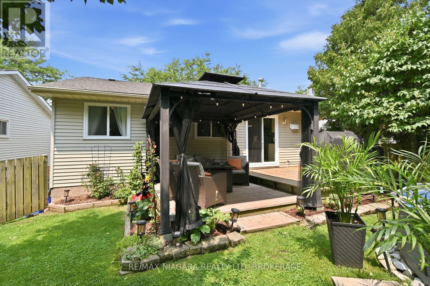 36 HEMLOCK STREET - 35