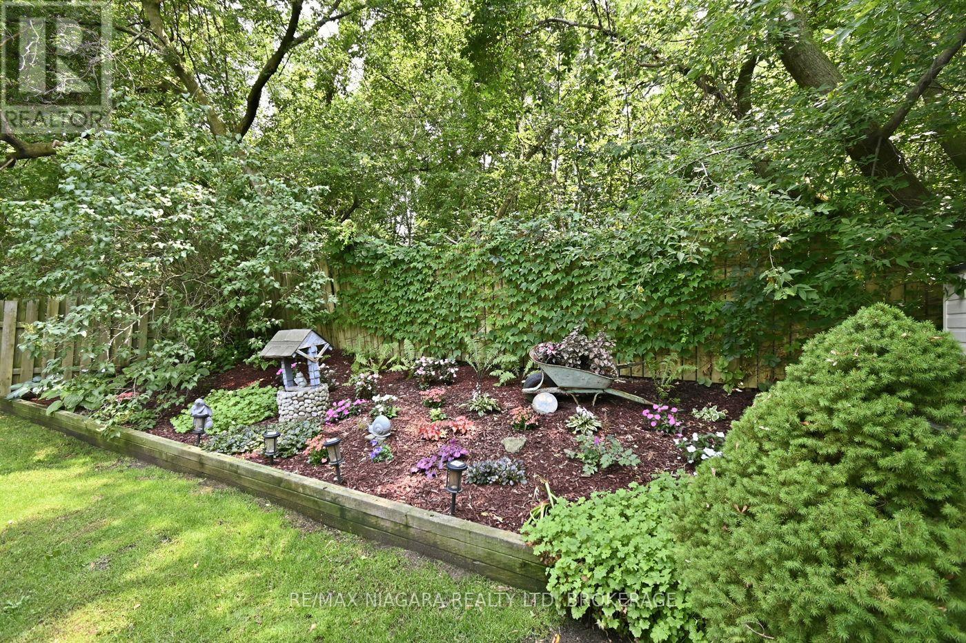 36 HEMLOCK STREET - 42