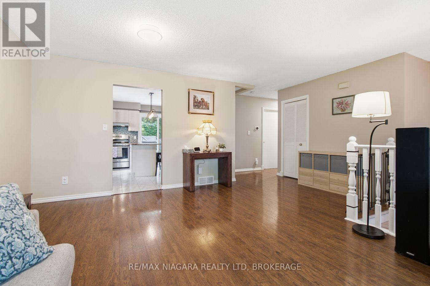 36 HEMLOCK STREET - 7