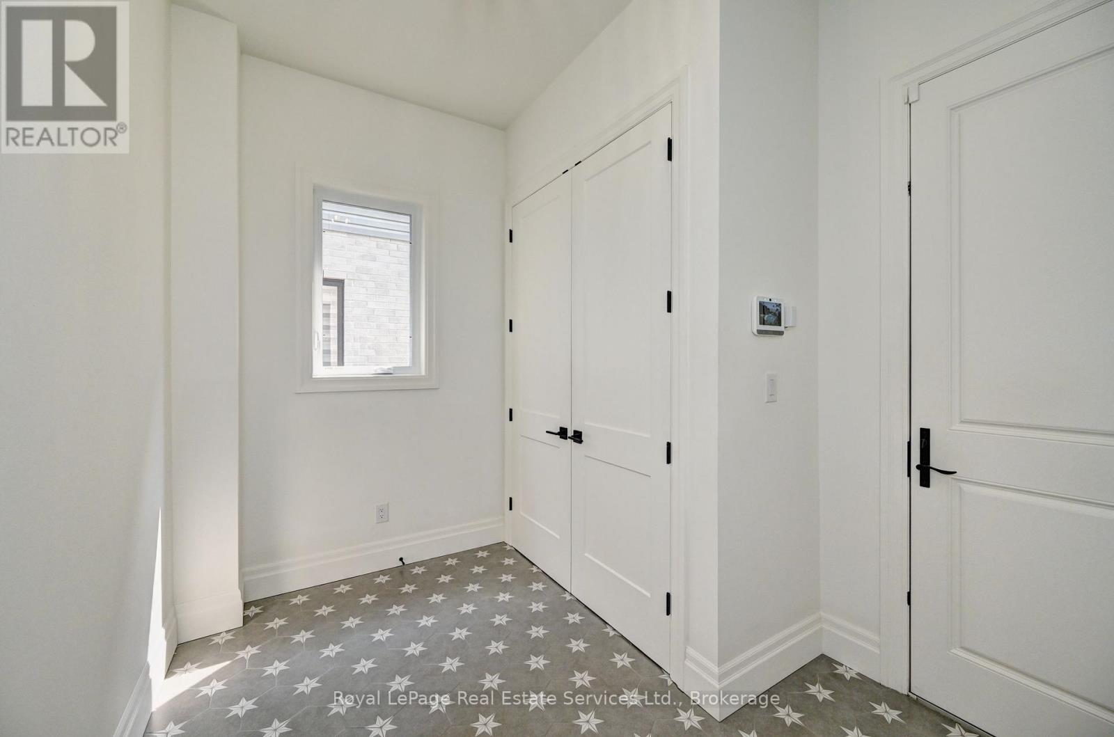 #8 450 BRIDGEPORT ROAD - Image 22