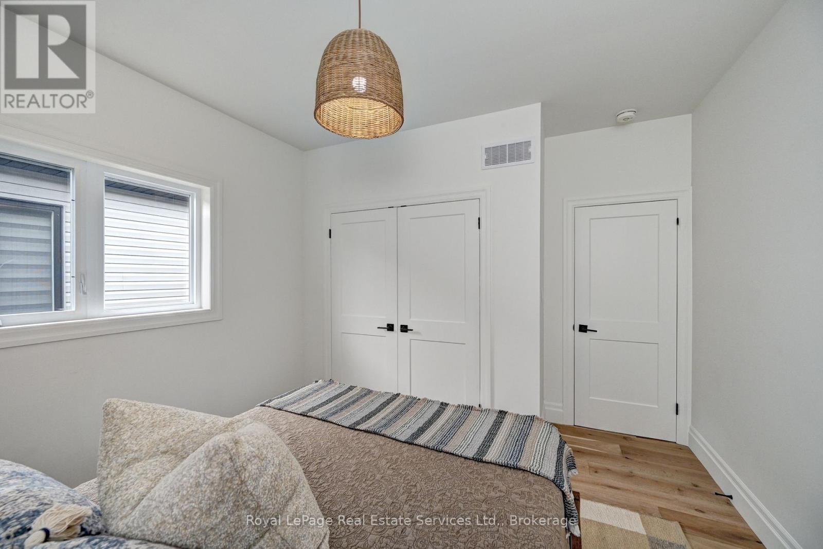 #8 450 BRIDGEPORT ROAD - Image 34