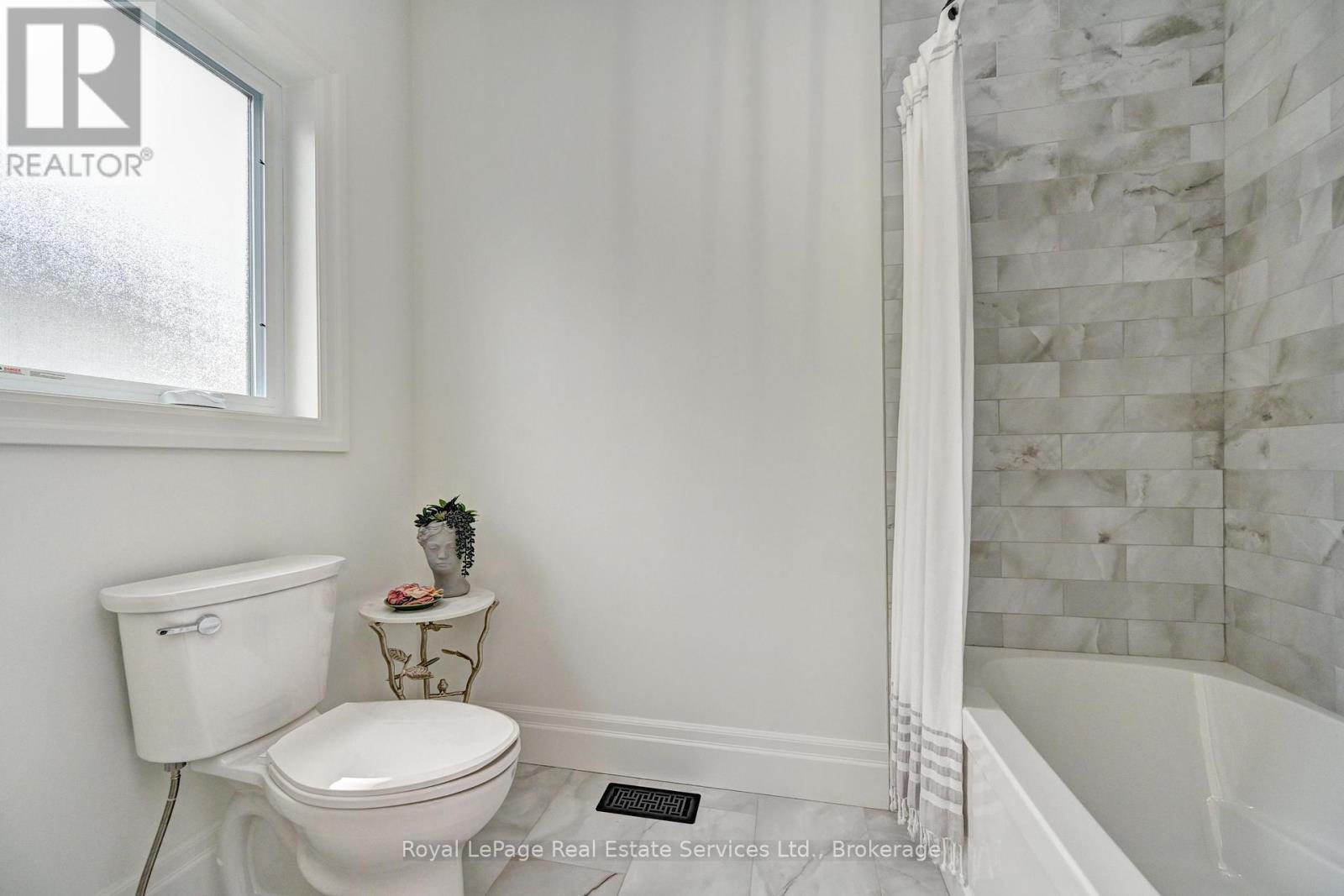 #8 450 BRIDGEPORT ROAD - Image 36
