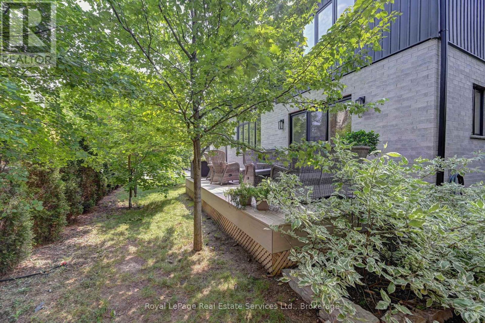 #8 450 BRIDGEPORT ROAD - Image 43