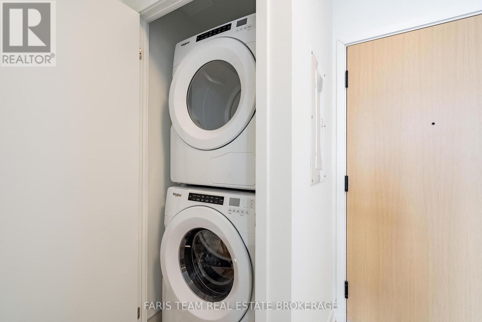 #611 31 HURON STREET - Image 23