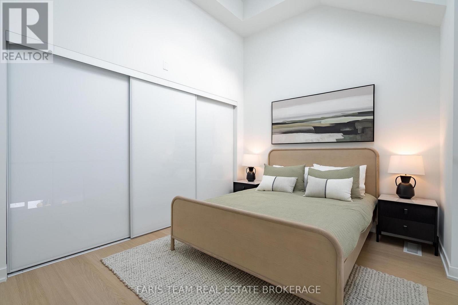 #611 31 HURON STREET - Image 26