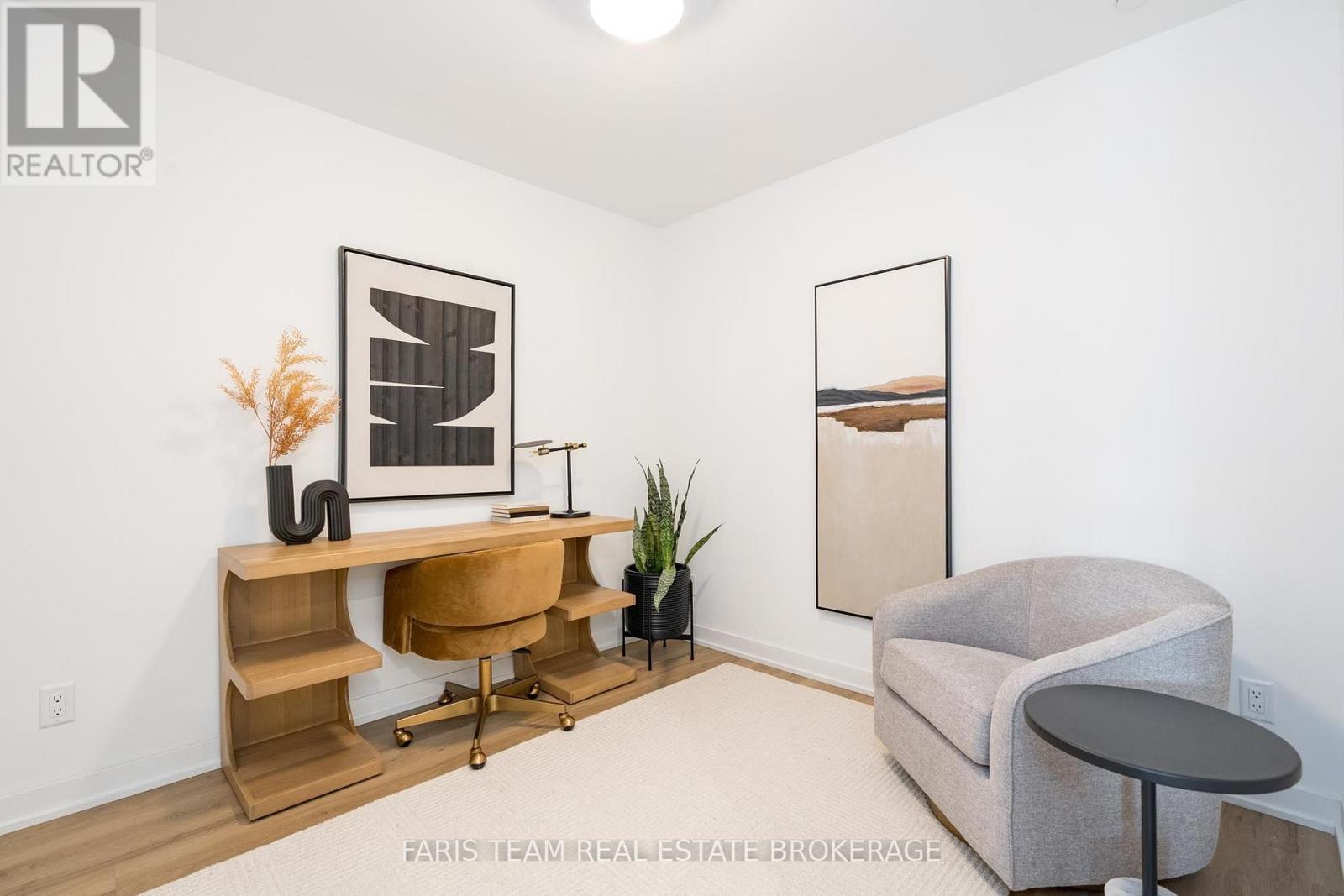 #209 31 HURON STREET - 24