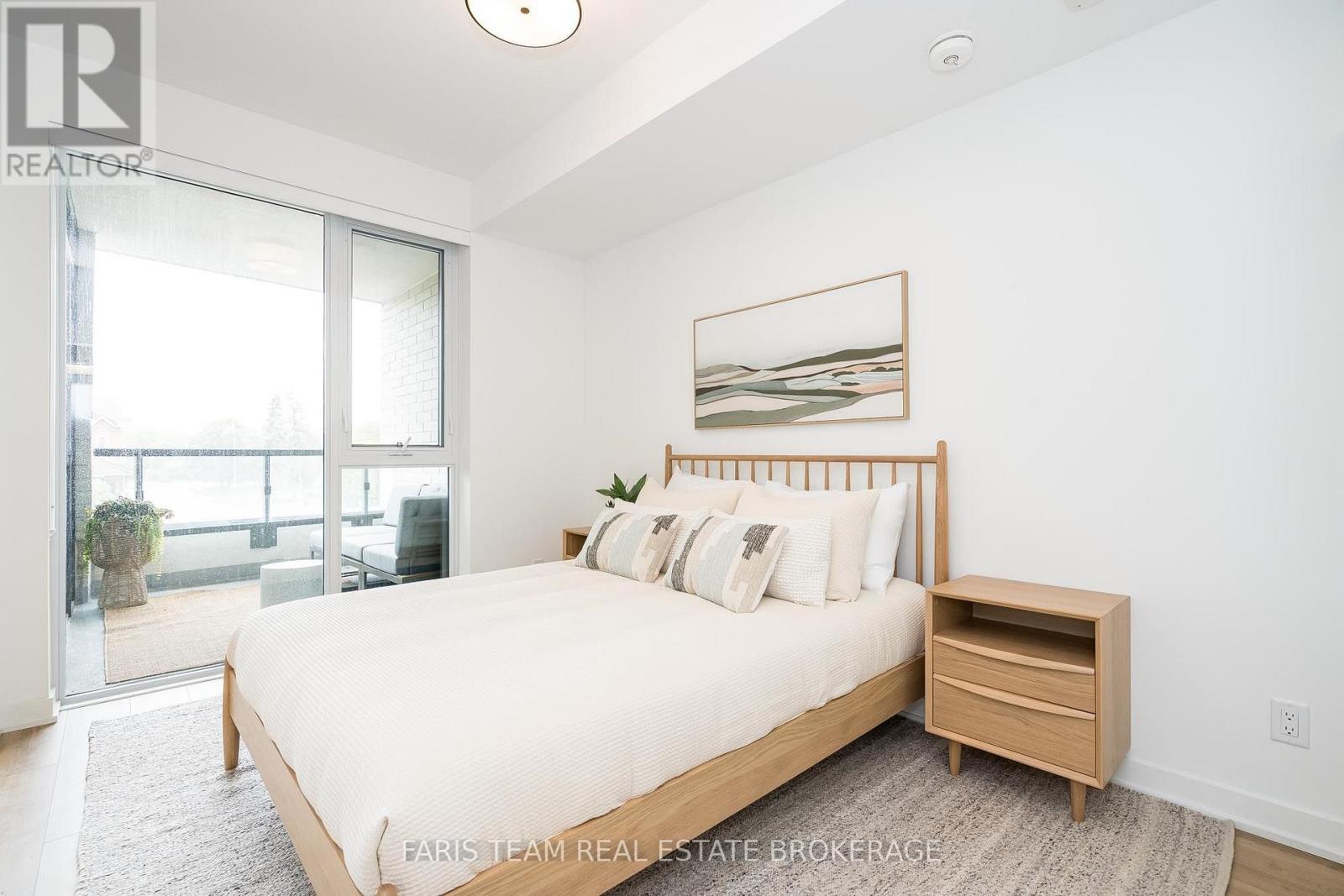 #209 31 HURON STREET - 22