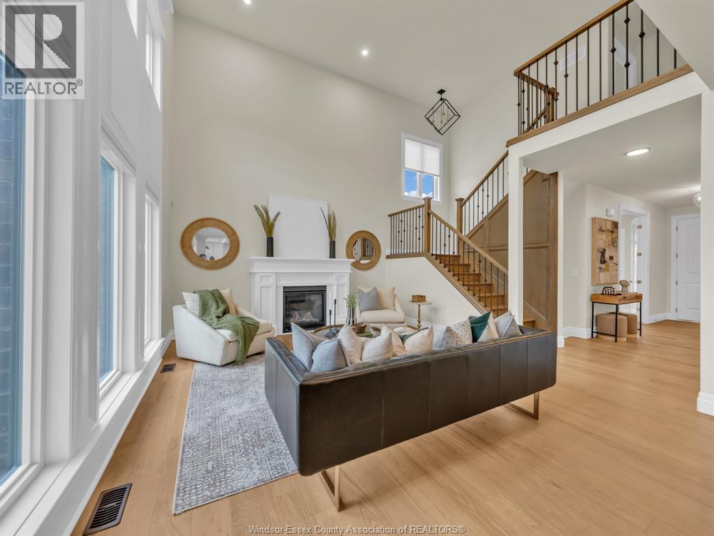 569 HOLBURN - 19