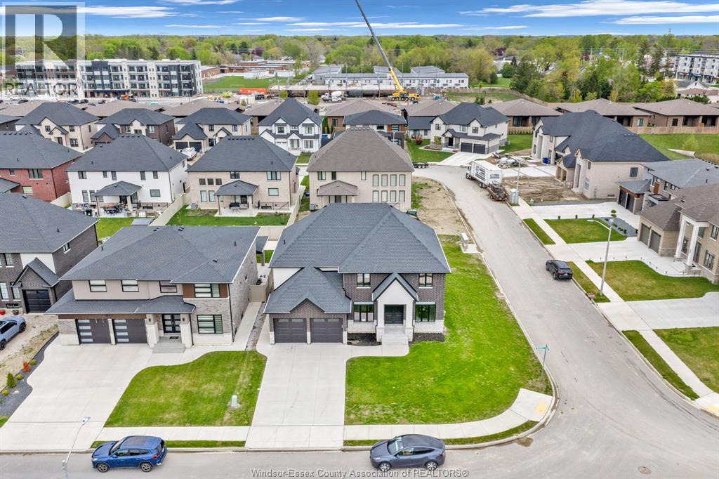 569 HOLBURN - 3