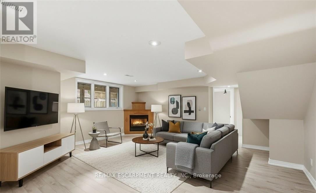 5 MANOR CRESCENT - Image 29
