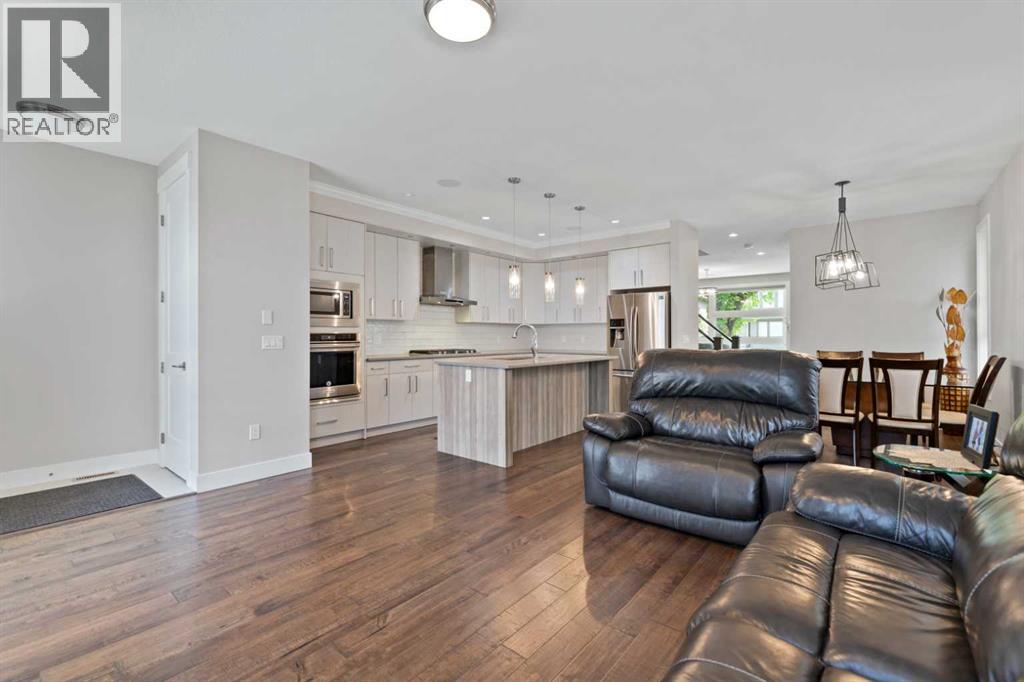 2807 36 Street SW - 17