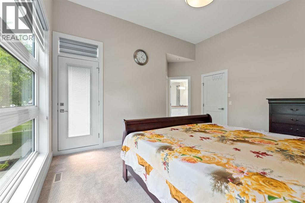 2807 36 Street SW - 20