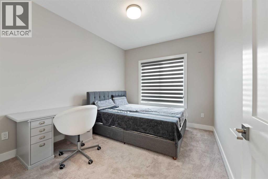 2807 36 Street SW - 22
