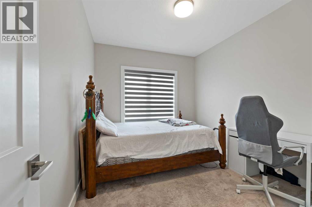 2807 36 Street SW - 25