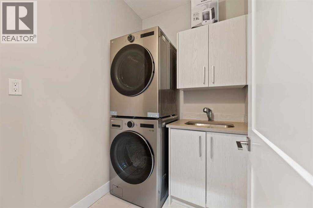 2807 36 Street SW - 28