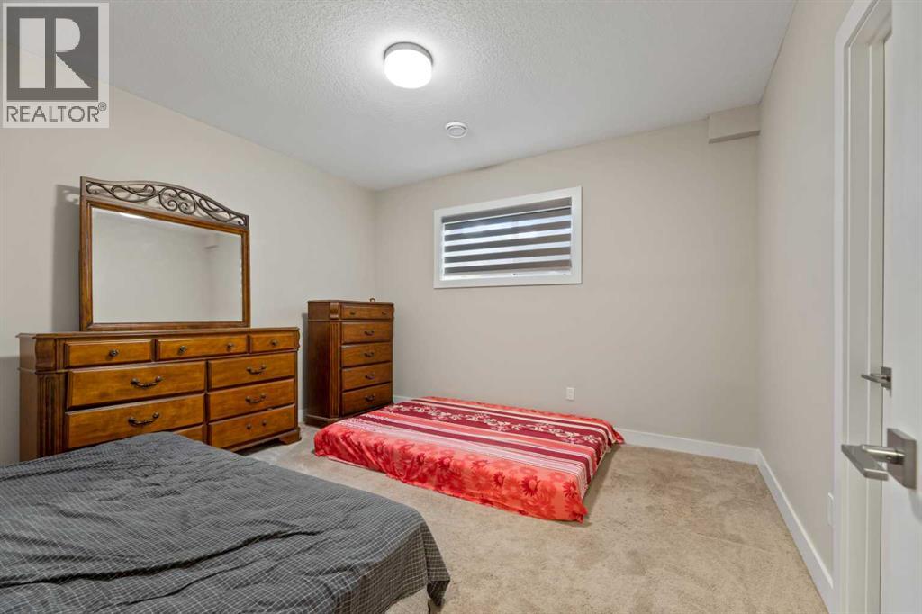 2807 36 Street SW - 29