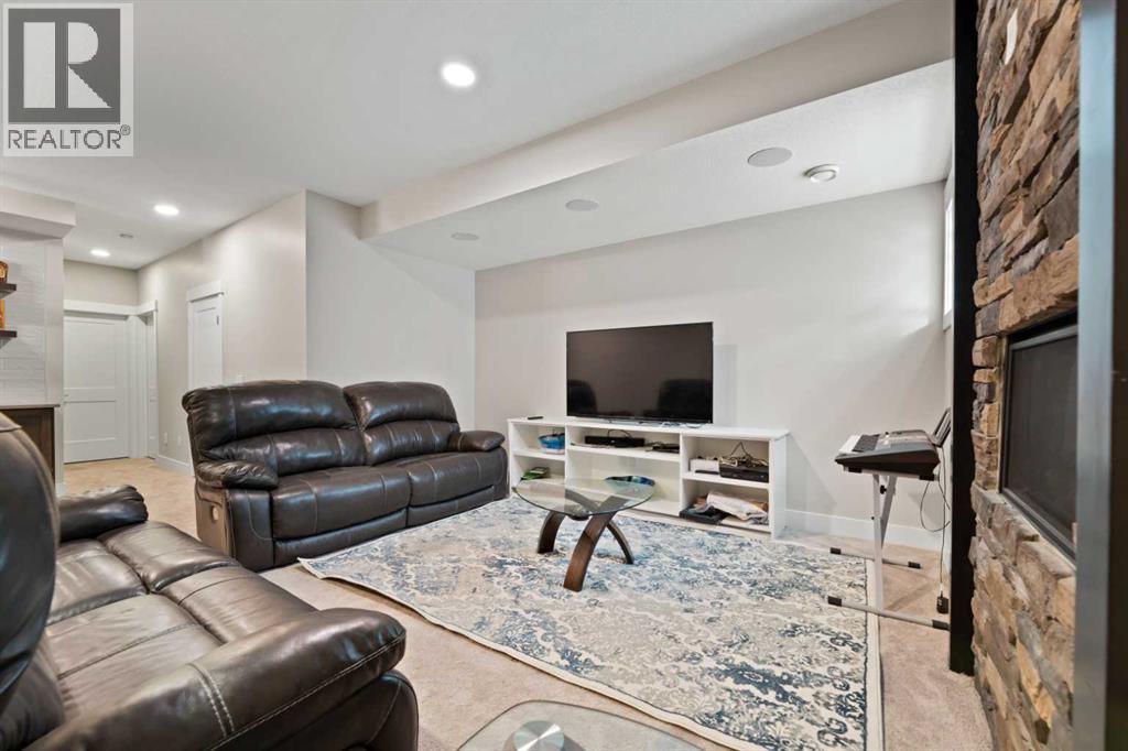 2807 36 Street SW - 32