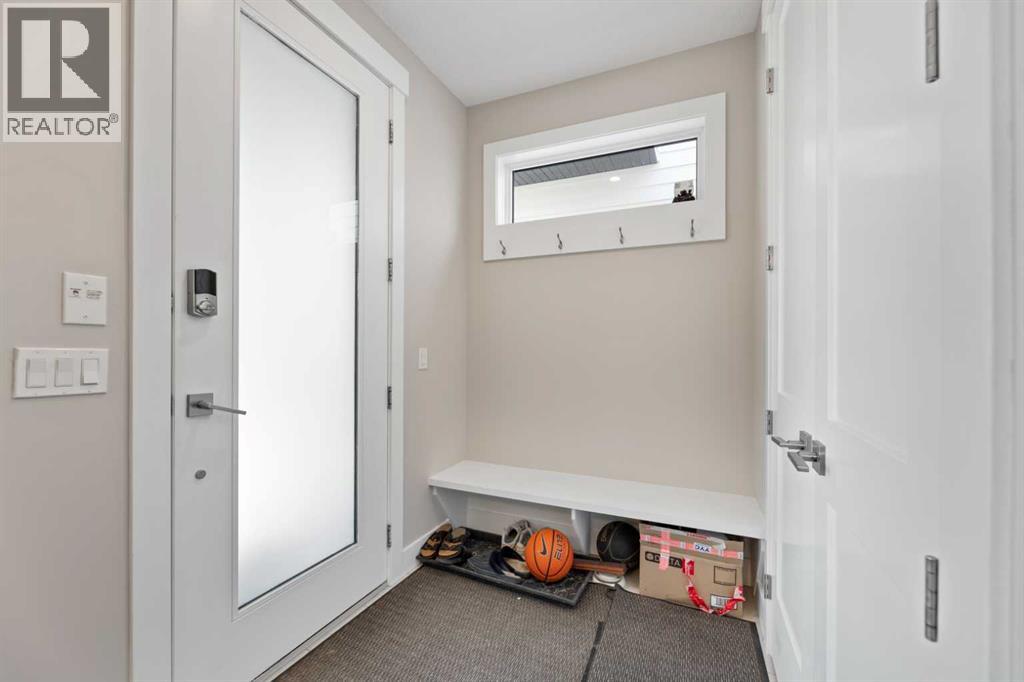2807 36 Street SW - 7