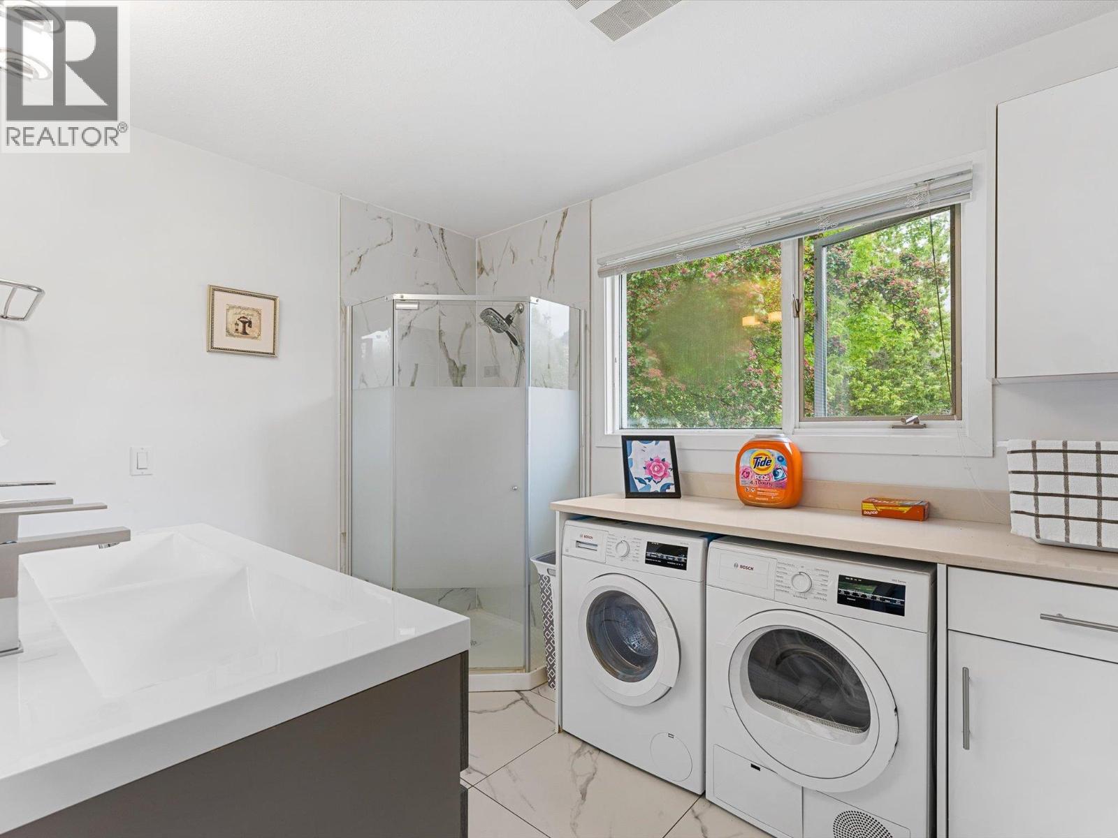  1428 Green Bay Road, West Kelowna