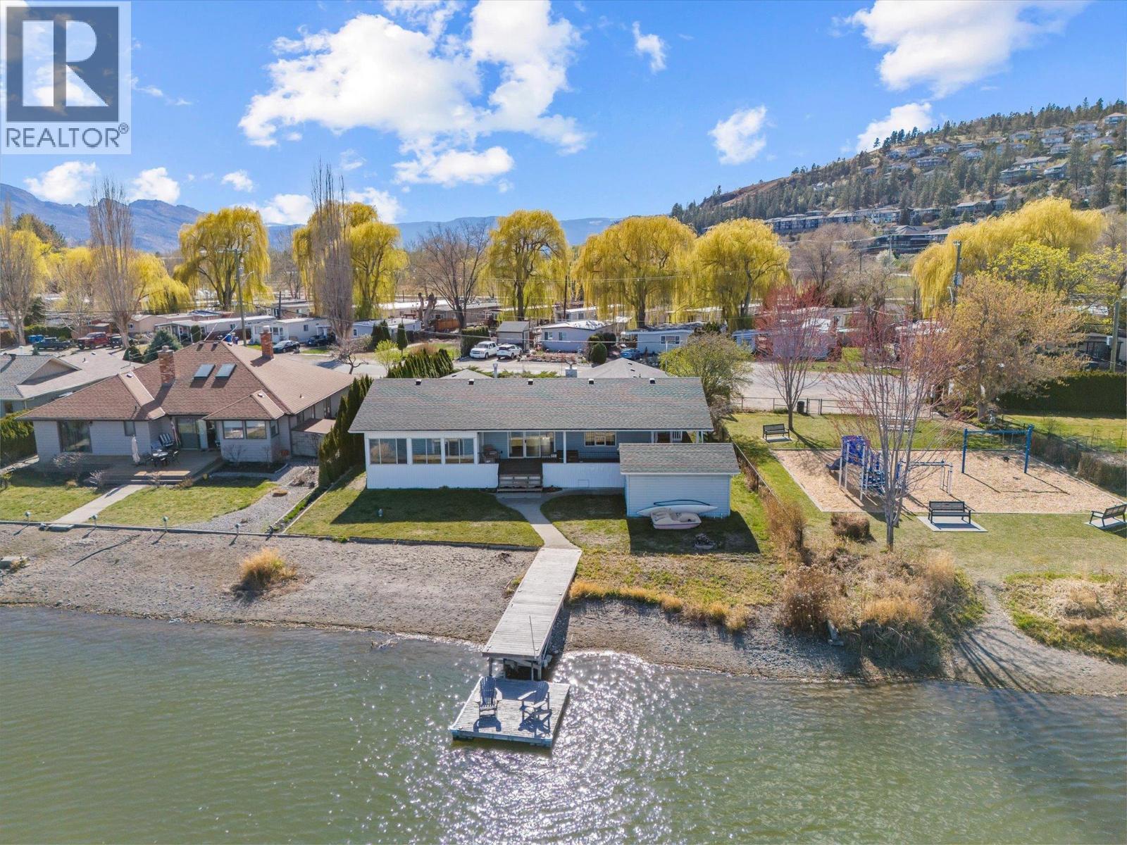  1428 Green Bay Road, West Kelowna