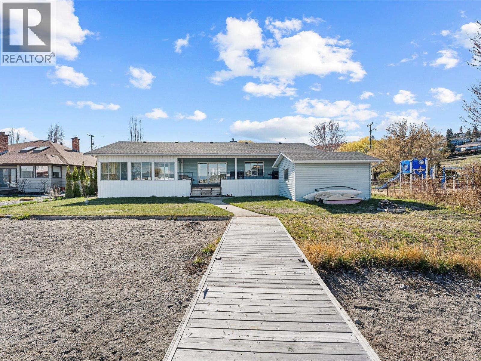  1428 Green Bay Road, West Kelowna