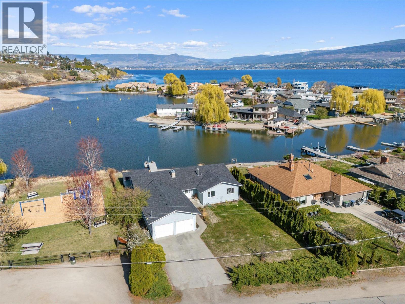  1428 Green Bay Road, West Kelowna