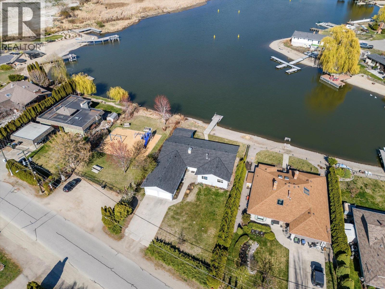  1428 Green Bay Road, West Kelowna