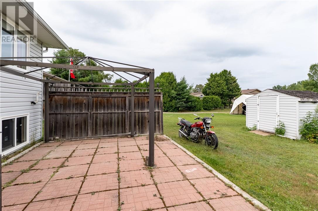 254 Leroux Street - 34