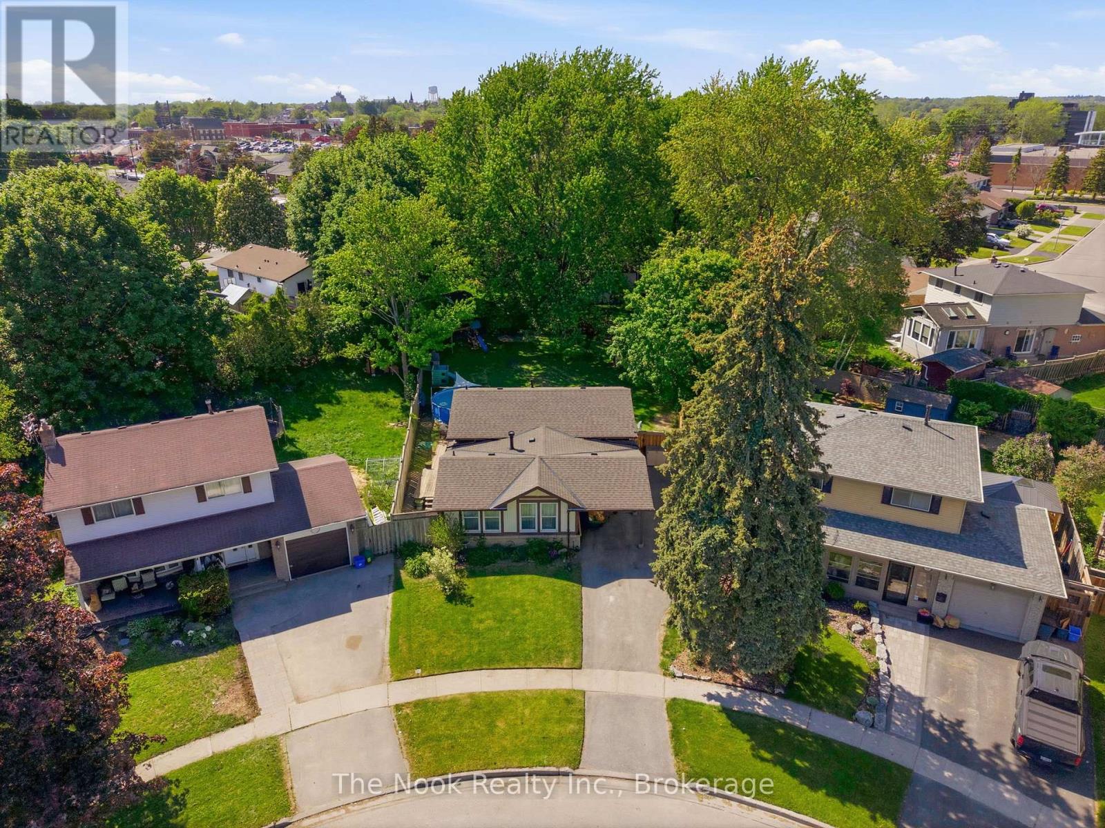 30 DEERPARK CRESCENT