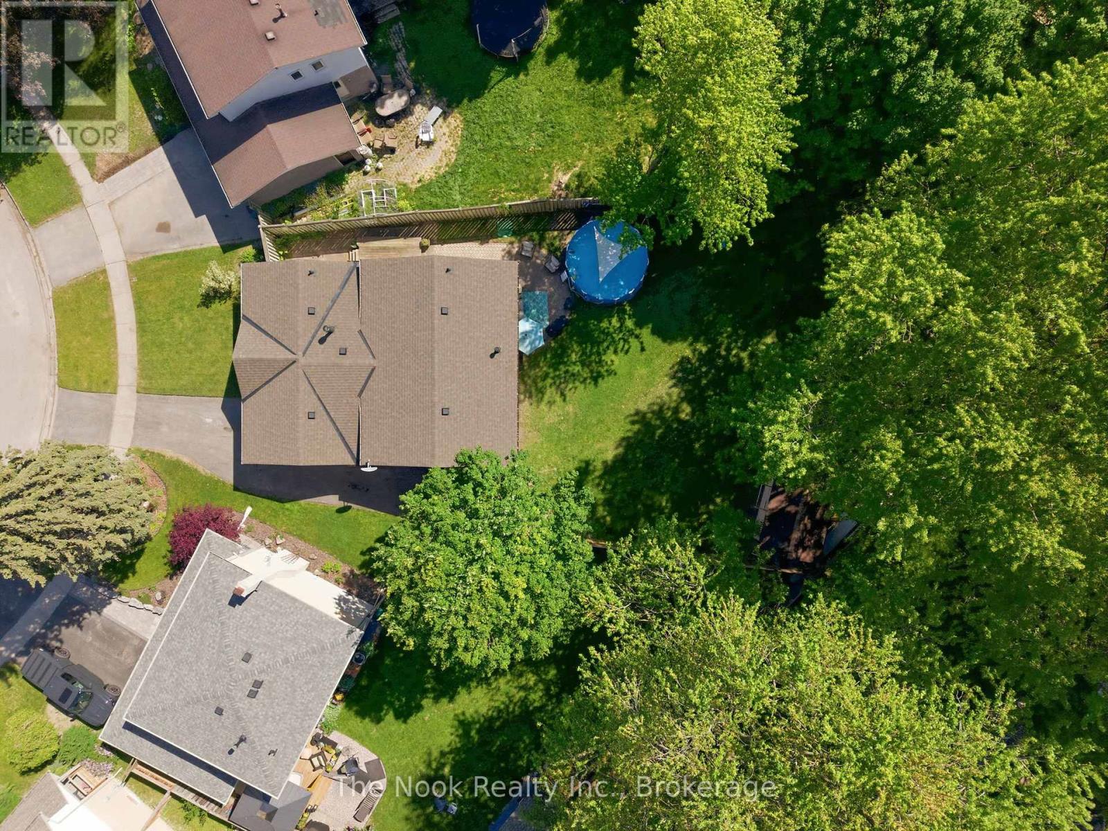 30 DEERPARK CRESCENT - 2